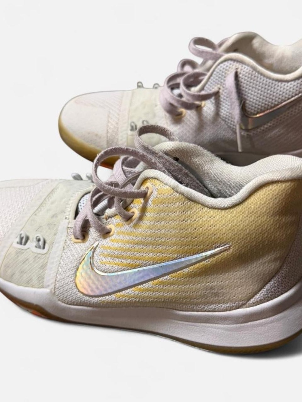 Nike Kyrie 3 Time To Shine Edition Basketball Sneakers